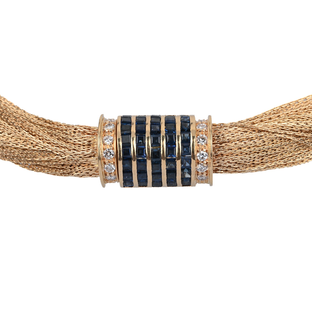 Collier, 40 Saphire im Karree-Schliff, 12 Brillanten ca. 0,36 ct, G750 ca. 111,4 g, Länge ca. 40 cm