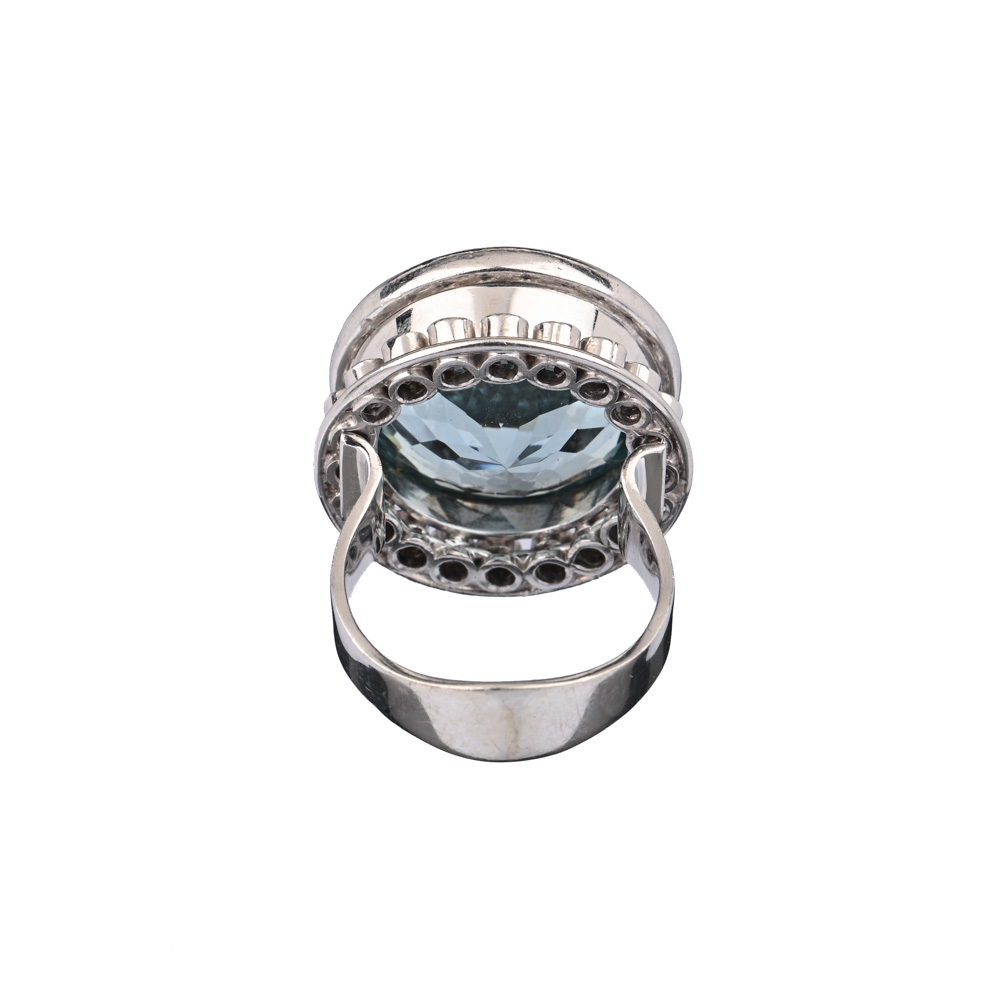 Ring, Aquamarin ca. 18 ct, 21 Brillanten ca. 0,63 ct, WG585 ca. 15,0 g, Ringweite 54 Ring, Aquamarin ca. 18 ct, 21 Brillanten ca. 0,63 ct, WG585 ca. 15,0 g, Ringweite 54