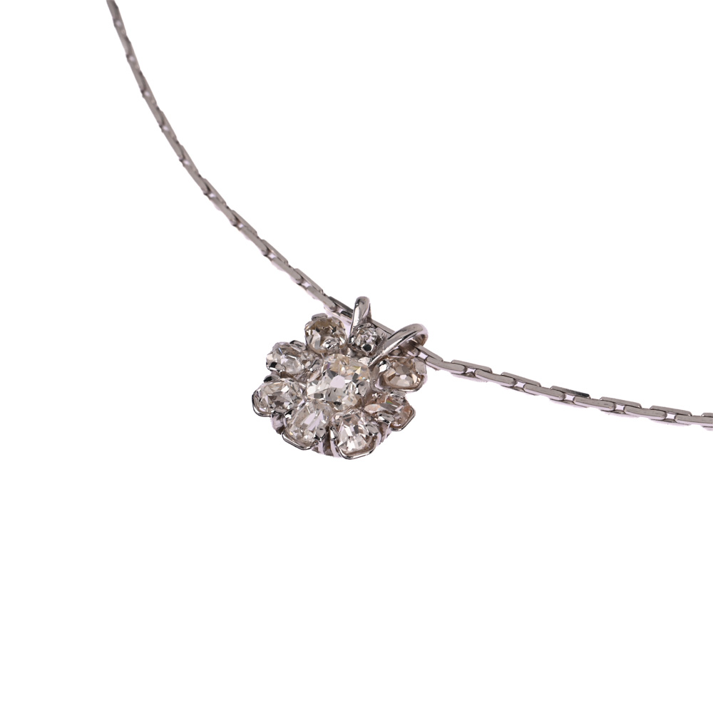 Halskette mit Anhänger, 9 Altschliff-Diamanten, WG750 ca. 5,1 g