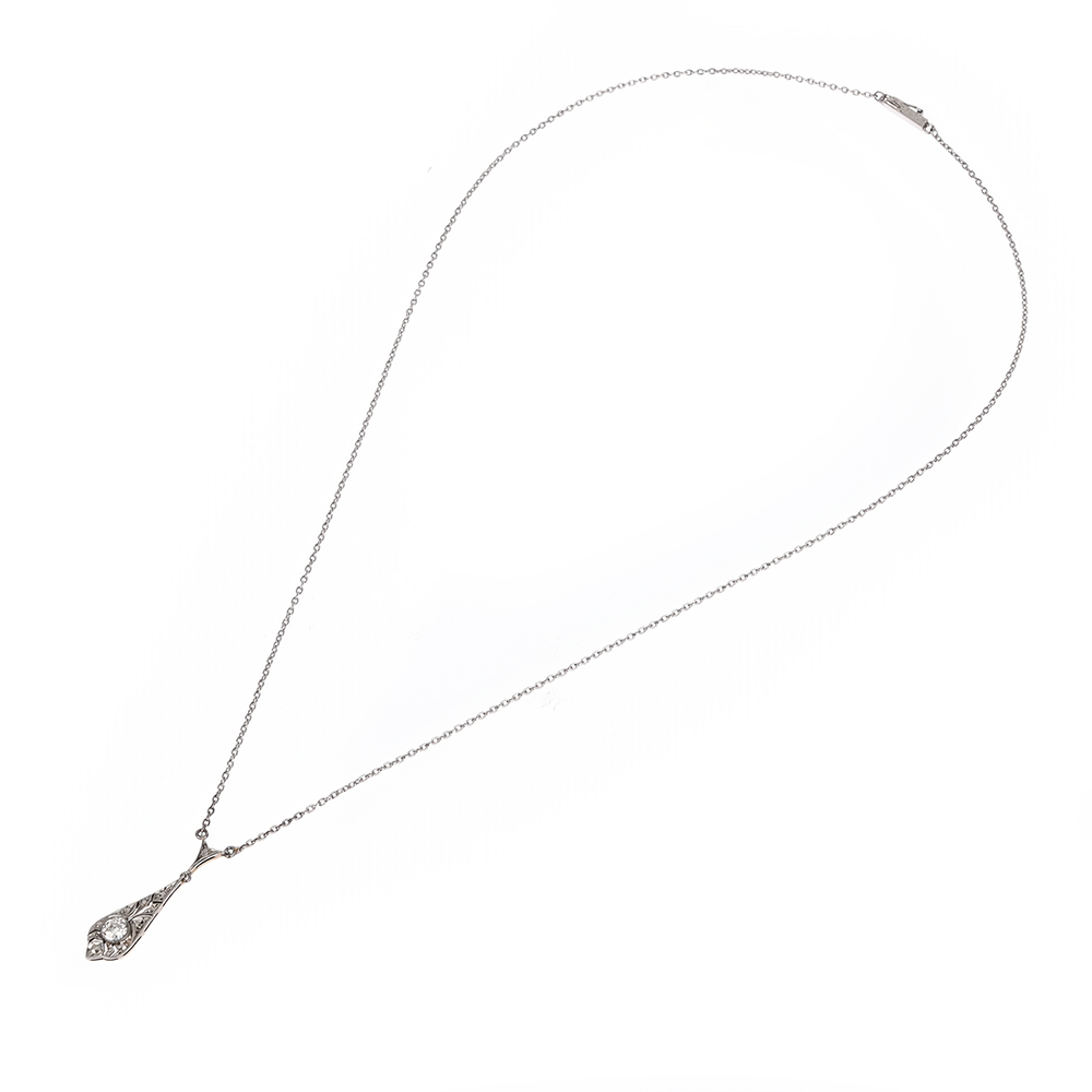 Collier "Art Déco", Altschliff-Brillant ca. 0,26 ct, WG585 ca. 3,6 g, Länge ca. 46 cm Collier "Art Déco", Altschliff-Brillant ca. 0,26 ct, WG585 ca. 3,6 g, Länge ca. 46 cm