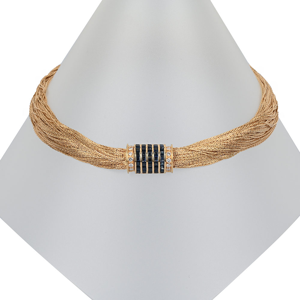 Collier, 40 Saphire im Karree-Schliff, 12 Brillanten ca. 0,36 ct, G750 ca. 111,4 g, Länge ca. 40 cm