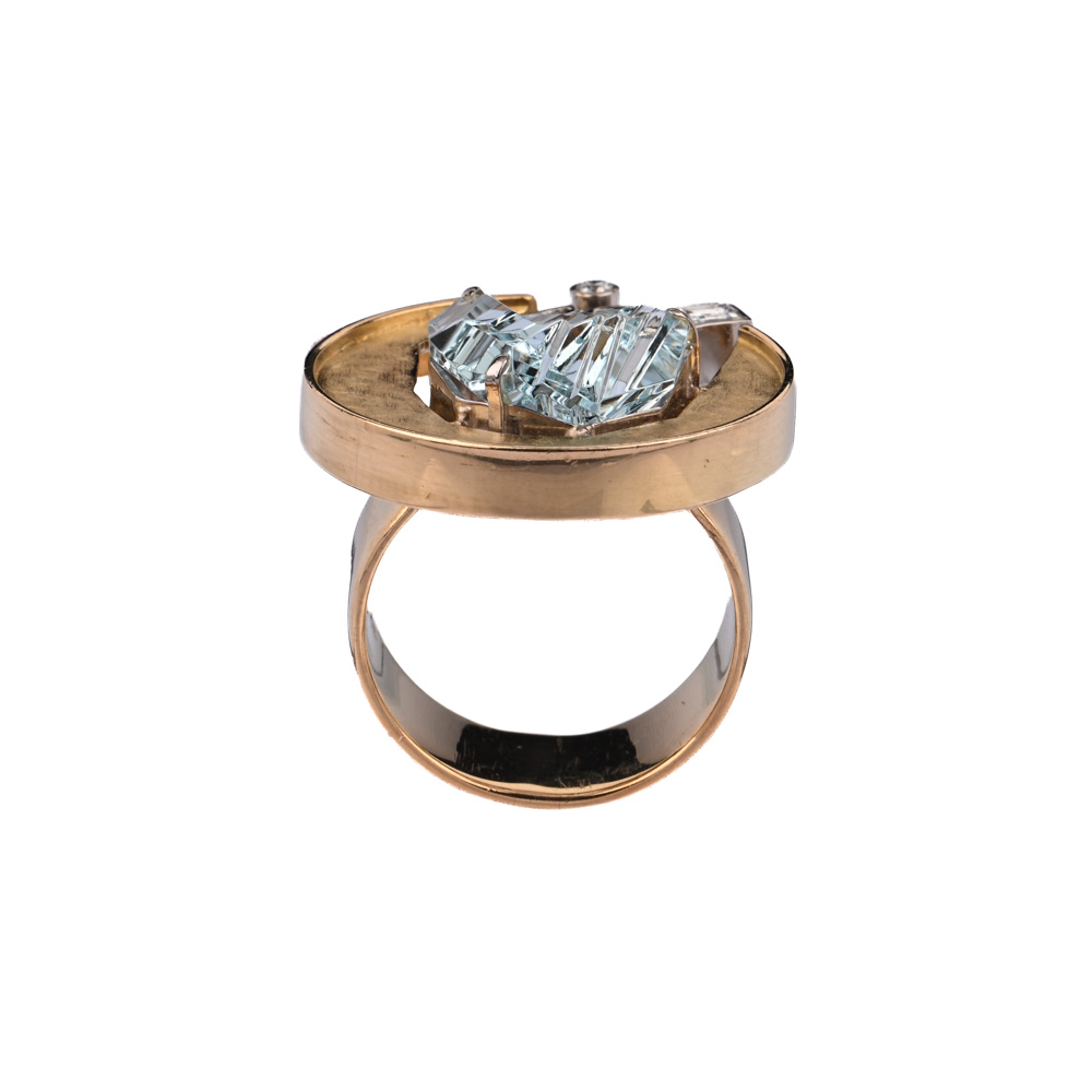 Ring, Aquamarin ca. 14,6 x 11,6 x 5,2 mm, 5 Diamanten/Brillanten ca. 0,32 ct, BiC750 ca. 15,2 g, Ringweite 53, Meistermarke DS? Ring, Aquamarin ca. 14,6 x 11,6 x 5,2 mm, 5 Diamanten/Brillanten ca. 0,32 ct, BiC750 ca. 15,2 g, Ringweite 53, Meistermarke DS?